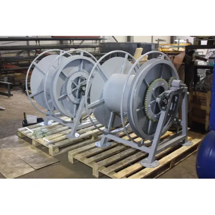 Вьюшка судовая топенантная с электрическим приводом модель 1 правого исполнения для вертикального фундамента ГОСТ 25367-82